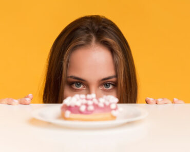 12 Simple Tips To Make Intermittent Fasting A Piece Of Cake (Pun INTENDED)!